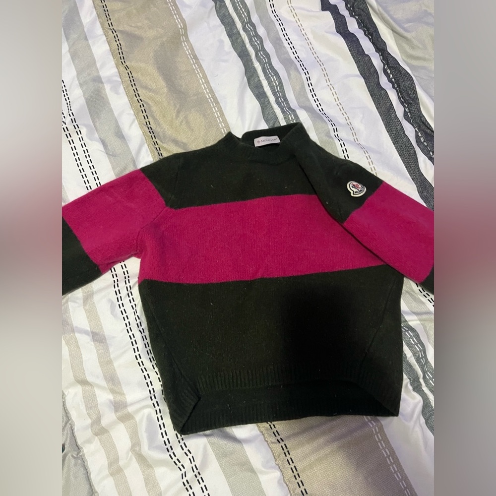 Moncler Crewneck Sweater in green and fuchsia Pink Black, Good condition Read D.